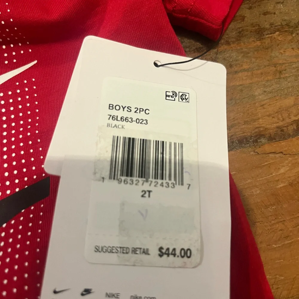 NWT Nike Toddler Boys 2 Piece Set
